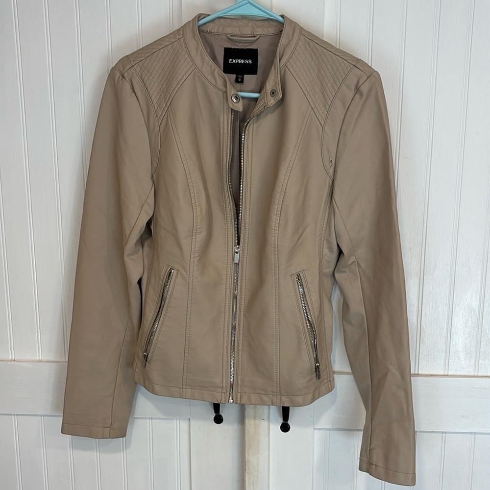 Expresss leather look, beige W/fabric sides, up, zip up-2 pockets  size M